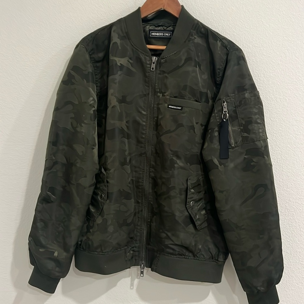 Members Only Jacket size large green camo